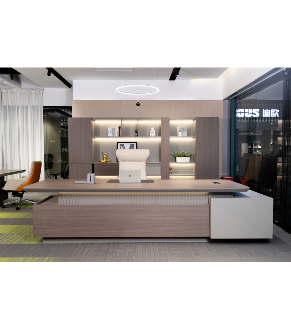 MILTON Executive Table